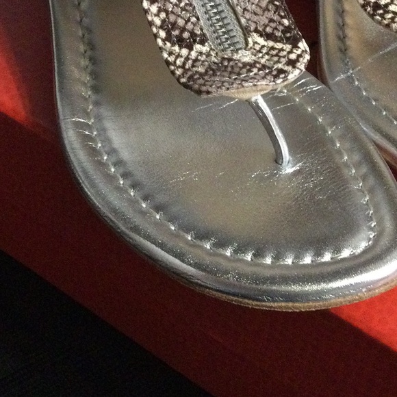 Donald J. Pliner Silver Metallic Snake Print Sandal Size 8 very gently worn - Picture 15 of 15